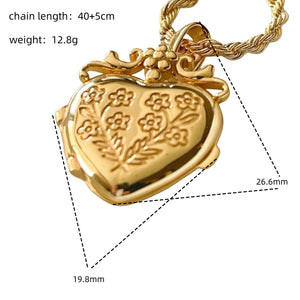 Love Flower Photo Album Pendant Square Opening Necklace Niche Design Opening And Closing LOVE Pendant Clavicle Chain