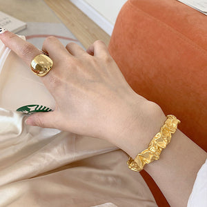 Korean Version Of Light Luxury Exaggerated Bracelet For Women Retro Fashion Heavy Industry Geometric Irregular Hip Hop Concave And Convex Tin Foil Bracelet Jewelry