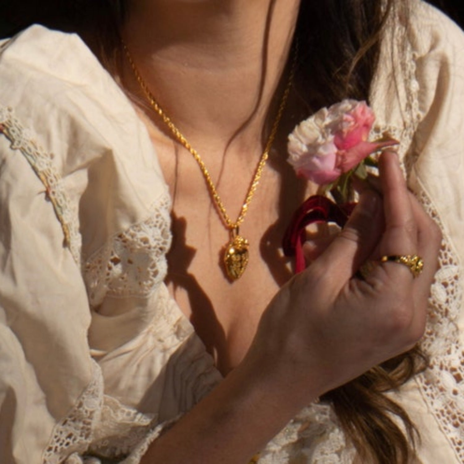 Love Flower Photo Album Pendant Square Opening Necklace Niche Design Opening And Closing LOVE Pendant Clavicle Chain