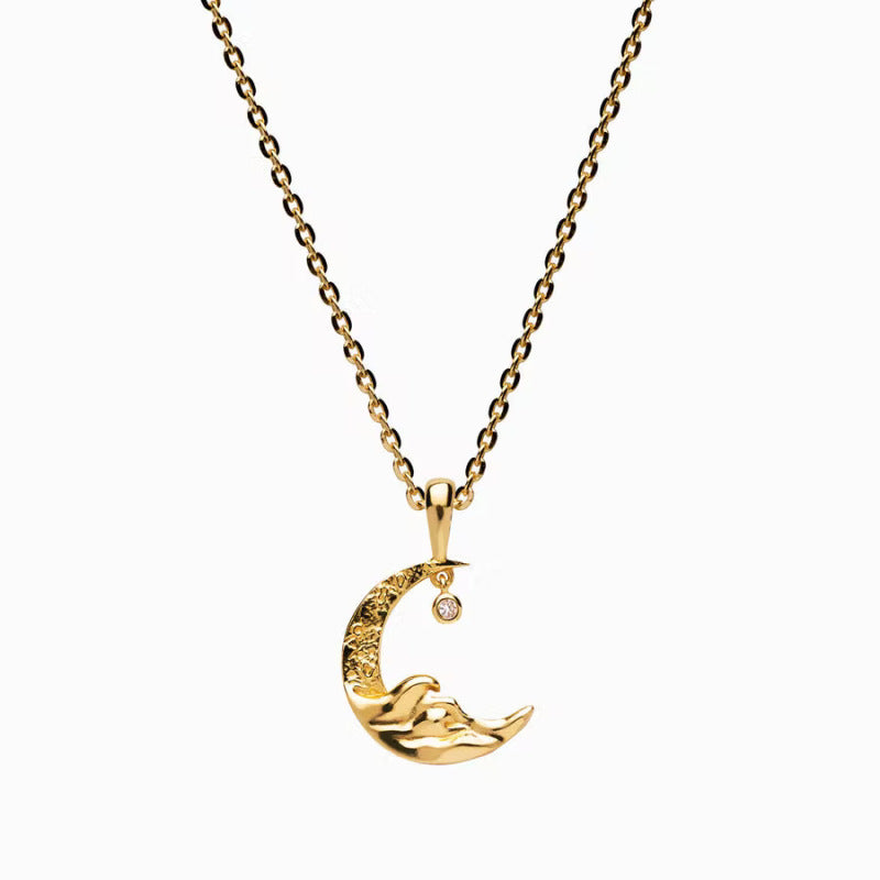 New Necklace Female Golden Moon Pendant Female Zircon Moon Clavicle Chain Female Exquisite Jewelry