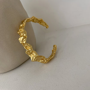 Korean Version Of Light Luxury Exaggerated Bracelet For Women Retro Fashion Heavy Industry Geometric Irregular Hip Hop Concave And Convex Tin Foil Bracelet Jewelry